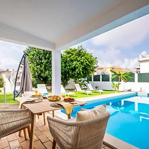 urban-bliss-guesthouse-ii.hotelaalgarve.com/